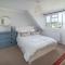 40 Trelawny Way