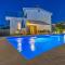VILLA NINA MALINSKA 150m FROM THE BEACH, SWIMMING POOL - فانتاسيسي