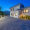 VILLA NINA MALINSKA 150m FROM THE BEACH, SWIMMING POOL - فانتاسيسي