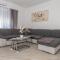 VILLA NINA MALINSKA 150m FROM THE BEACH, SWIMMING POOL - فانتاسيسي