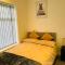 4 Bed 4 Bath 6 Guest Lovely home - Stoke-on-Trent