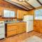 Peaceful Warne Cabin Fenced Yard and Screened Porch - Brasstown