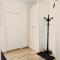 Large Stylish 2-bedroom apt, 2min walk to ski path, 7-8min walk to gondola - بانسكو