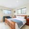 14A Grafton St - Pet friendly studio with air con and wi-fi
