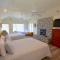 Beautiful Lakefront Home Spectacular View - Herrera