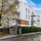 Stylish Apartment with Parking in Katowice by Noclegi Renters - Katovice