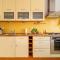 Smolna 8 - Warm Apartment with Balcony by Noclegi Renters