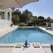 Villa with pool and sea views