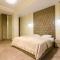 Luxe Central Apartment