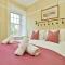 Elegant 3-Bedroom Ramsay Garden Apartment in Edinburgh City Centre