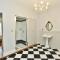 Elegant 3-Bedroom Ramsay Garden Apartment in Edinburgh City Centre