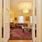 Elegant 3-Bedroom Ramsay Garden Apartment in Edinburgh City Centre