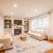 Private, Serene Mt Lookout 5B Retreat with Garage, EV Charging