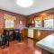 Falmouth Spacious Family Home with fireplace