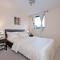 RiverView-2Br-Sleeps4-CityCentre-Parking-FastWiFi