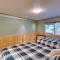 1 Mi to Lake Easton Cabin with Fire Pit and Deck! - Cabin Creek