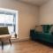 Wych Cottage, Striking 2 Bed, Parking, King Bed, First Floor Flat - 萨默顿