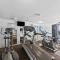 Vida Central - 2 bed, 1.5 bath w parking, gym & pool