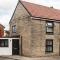 Wych Cottage, Striking 2 Bed, Parking, Ground Floor Flat - Step Free