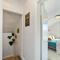 Midtown Flight Deck: 2BR Gem