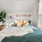 Midtown Flight Deck: 2BR Gem