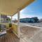 Midtown Flight Deck: 2BR Gem