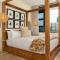 Style & Sophistication l Apartment in 16 on Bree