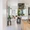 Chic Beachside Abode, Sunrise Beach