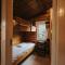 Rustic Log Cabin in Snowdonia - 2 Bedrooms & Parking - Ffestiniog