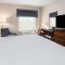 Hampton Inn by Hilton Nashville Airport Century Place