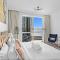 StoneTree - Luxury 2 BR with 1 Maid Room with Sea View and Beach Access - Dubaj