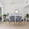 StoneTree - Luxury 2 BR with 1 Maid Room with Sea View and Beach Access - Dubaj