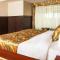 Summit Oakden Resort & Spa Mall Road
