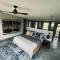 The Villa at 40 Acres - Spacious Luxury Farmhouse on 16 hectares