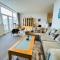 Portland View - Spacious & Comfortable - Weston
