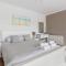 Stunning Property Seaviews, Private Pool & Parking