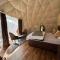 YOLO Outdoors - Riverside Luxury Domes & Glamping, Jispa