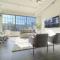 Modern Loft in DTLA - Rooftop Pool & Free Parking!
