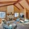 Crestline Cabin: Mountain Views & Fire Pit!
