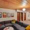 Crestline Cabin: Mountain Views & Fire Pit!