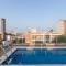 Ample 2 Bedroom Close To Shopping Del Sol