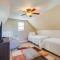 Pet-Friendly Conroe Hideaway with Porch and Fire Pit - ذا وودلاندس
