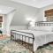 Thomas Trail - Game Room, Fire Pit, 1 min to Ski Mountain & Shared Beach! - Bridgton