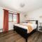 Chic 3BR Modern Home - Wi-Fi - Netflix - Sleeps 8!