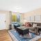 Brand New! 1BR Lower Flat near Downtown Roseville