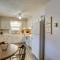 Downtown Pierre Apartment about half Mi to River! - بيير