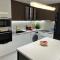 USMANS 4BDRM JBR Sadaf Next to Ritz Carlton Walk - Dubaj