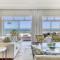 Bakoven Sunsets - Luxury Apt with sea views & pool - 开普敦