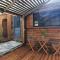 Bungalow cosy avec piscine surplombant locéan