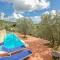 Detached house with private pool & great views